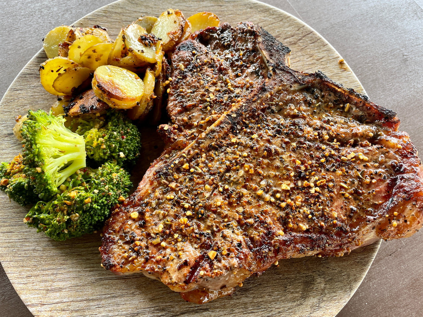 Texas-style brisket rub made for KCBS BBQ competitions or SCA steak competitions – bold blend of salt, pepper, and spice.
